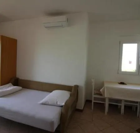 Studio In With Terrace, Air Conditioning, Wi-fi *